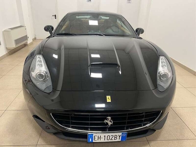 Usato 2011 Ferrari California 4.3 Benzin 460 CV (110.000 €)