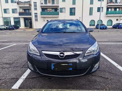 Usato 2011 Opel Astra 1.7 Diesel 110 CV (4.700 €)