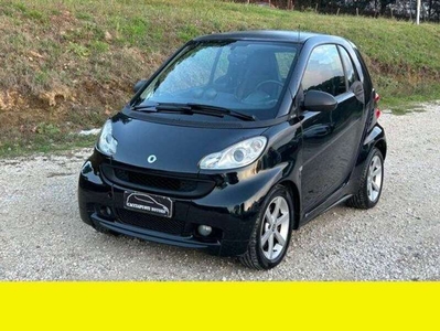 Usato 2011 Smart ForTwo Coupé 1.0 Benzin 71 CV (4.900 €)