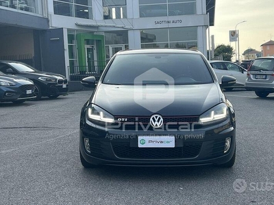 Usato 2011 VW Golf VI 2.0 Benzin 211 CV (12.900 €)