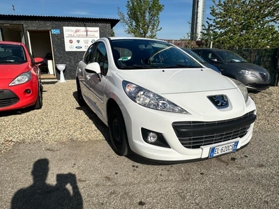 Usato 2012 Peugeot 207 1.4 Benzin 73 CV (3.900 €)