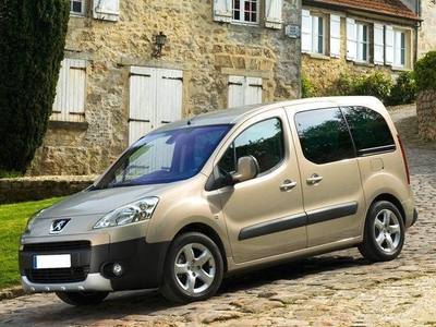 Usato 2012 Peugeot Partner Tepee 1.6 Diesel 92 CV (7.490 €)
