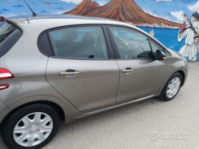 Usato 2013 Peugeot 208 1.4 Diesel 68 CV (4.200 €)