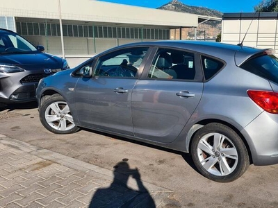Usato 2014 Opel Astra 1.7 Diesel 110 CV (7.500 €)