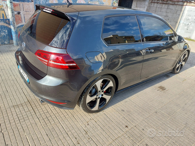 Usato 2014 VW Golf VII Benzin (18.500 €)