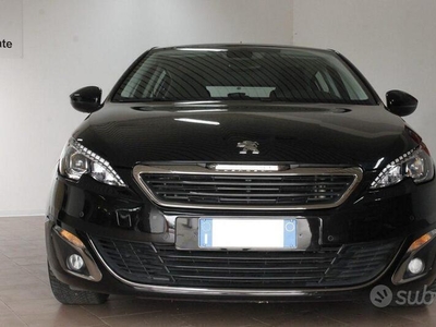 Usato 2015 Peugeot 308 1.6 Diesel 120 CV (9.870 €)