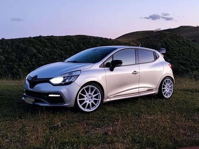 Usato 2015 Renault Clio IV 1.6 Benzin 200 CV (15.900 €)