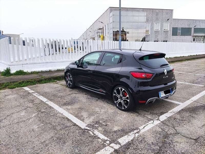 Usato 2016 Renault Clio IV 1.6 Benzin 220 CV (18.000 €)