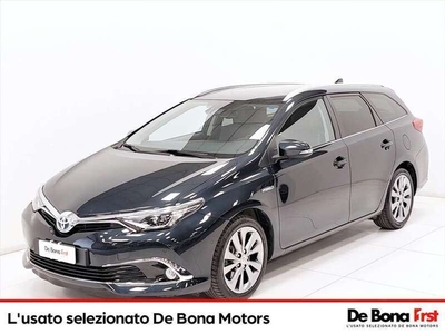 Usato 2016 Toyota Auris Touring Sports 1.8 El_Benzin 136 CV (14.390 €)