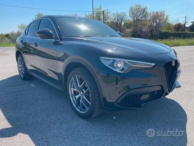 Usato 2017 Alfa Romeo Stelvio 2.0 Benzin 280 CV (24.600 €)