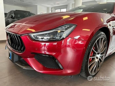 Usato 2017 Maserati Ghibli 3.0 Benzin 430 CV (53.000 €)