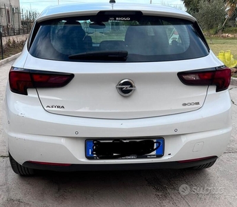 Usato 2017 Opel Astra 1.0 Benzin 105 CV (9.800 €)