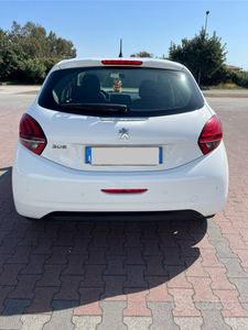 Usato 2017 Peugeot 208 Diesel (9.000 €)