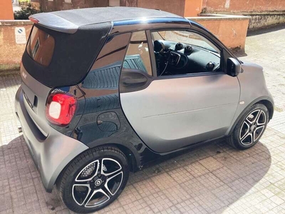 Usato 2017 Smart ForTwo Cabrio 1.0 Benzin 71 CV (12.900 €)