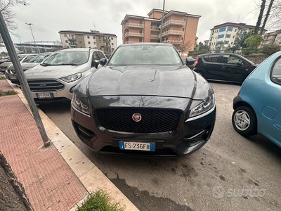 Usato 2018 Jaguar F-Pace 2.0 Diesel 180 CV (35.000 €)