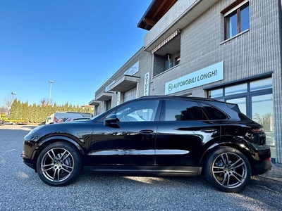 Usato 2020 Porsche Cayenne 3.0 Benzin 340 CV (66.500 €)