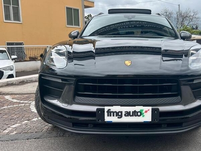 Usato 2022 Porsche Macan 2.0 Benzin 265 CV (77.990 €)