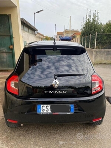 Usato 2023 Renault Twingo 1.0 Benzin 65 CV (16.000 €)