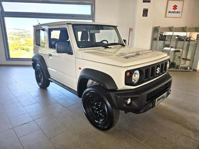 Usato 2023 Suzuki Jimny 1.5 Benzin 102 CV (31.900 €)