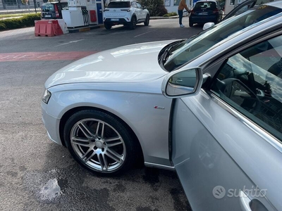 Venduto Audi A4 Sline 143 Cv - auto usate in vendita