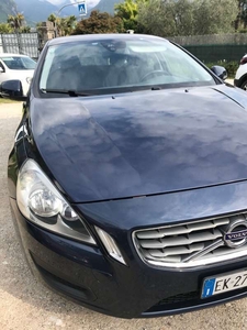 Venduto Volvo V60 2.0 d3 Momentum gea. - auto usate in vendita