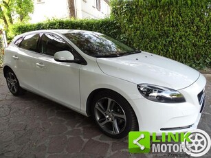 VOLVO V40 D2 120cv Momentum Diesel