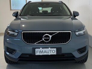 VOLVO XC40 (2017-->)