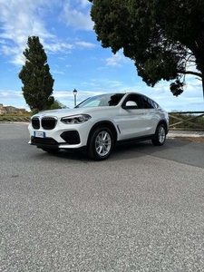 Usato 2018 BMW X4 2.0 Benzin 184 CV (30.000 €)