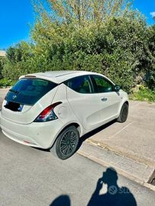 Lancia Y Ypsilon Bianca