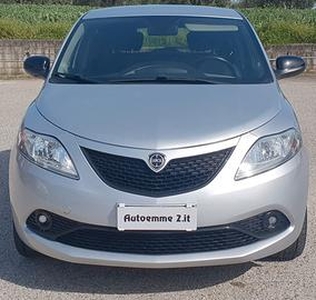 Lancia Ypsilon 1.2 69 CV 5 porte GOLD