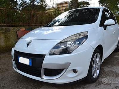 RENAULT SCENIC X-MOOD 1.5 DCi 110cv - 2010