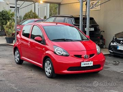 Toyota Aygo 1.0 12V VVT-i 5 porte Sol