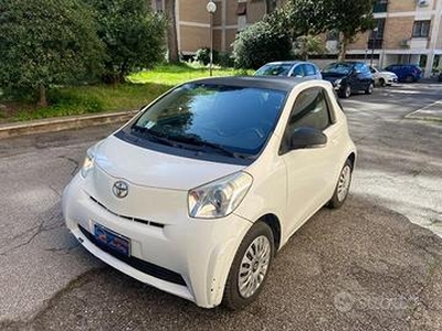 TOYOTA iQ 1.0 CVT Trend