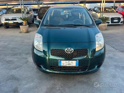 Toyota Yaris 1.0 5 porte Sol