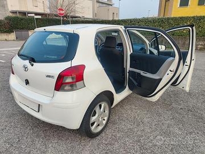 TOYOTA Yaris 1.0 Benz.G.P.L. 5 Porte