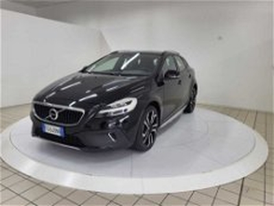 Volvo V40 Cross Country D2 Geartronic Momentum del 2017 usata a Catanzaro