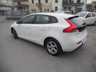 VOLVO V40 D2 1.6 Momentum