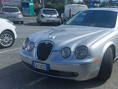 Bellissima Jaguar stype 2.7 td