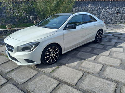 Cla mercedes 220 anno 2013