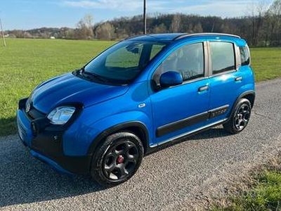 Fiat Panda 1.0 FireFly S&S Hybrid Red 2022 come nu