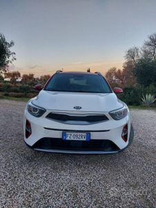 Kia stonic gpl tenuto benissimo