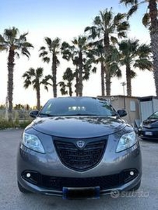 Lancia Ypsilon 0.9 TwinAir 85 CV 5 porte Metano Ec