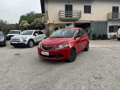 LANCIA Ypsilon 1.0 hybrid