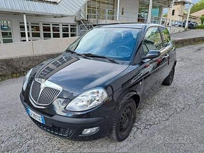 Lancia Ypsilon 1.2 16V Argento