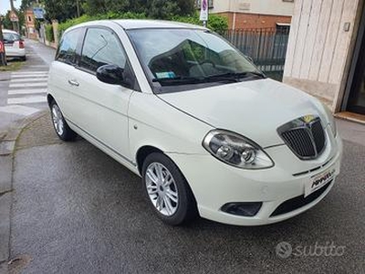 Lancia Ypsilon 1.4 Unyca Ecochic GPL NEOPATENTATI