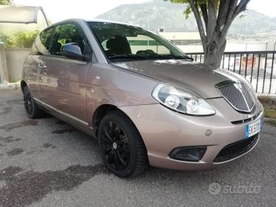 LANCIA Ypsilon ok neopatentati