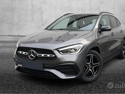 MERCEDES-BENZ GLA 180 Automatic Premium