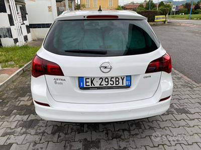 Opel astra 2011 unico proprietario euro 5B