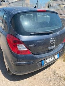 Opel corsa per pezzi di ricambio