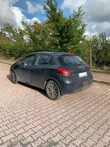 Peugeot 208 - 2017